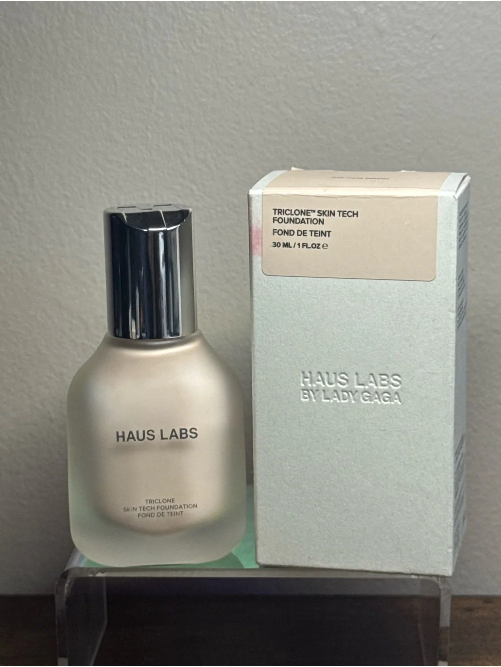 Haus labs Triclone Skin Tech Medium Coverage Foundation with Fermented Arnica 01